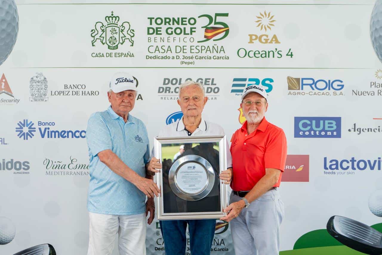 Segundo Rodríguez, presidente Comisión Organizadora, José García e Ignacio Méndez, presidente de la Casa de España.