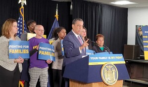 Espaillat: Las familias merecen inversi&oacute;n social, no una m&aacute;quina de deportaciones