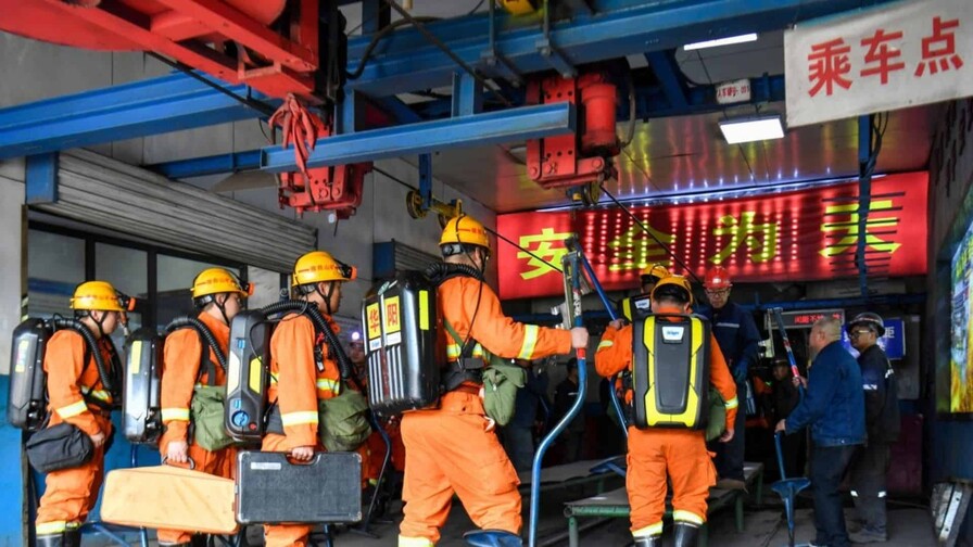 Explosión en una mina de carbón en China deja al menos 82 muertos Explosión en una mina de carbón en China deja al menos 82 muertos