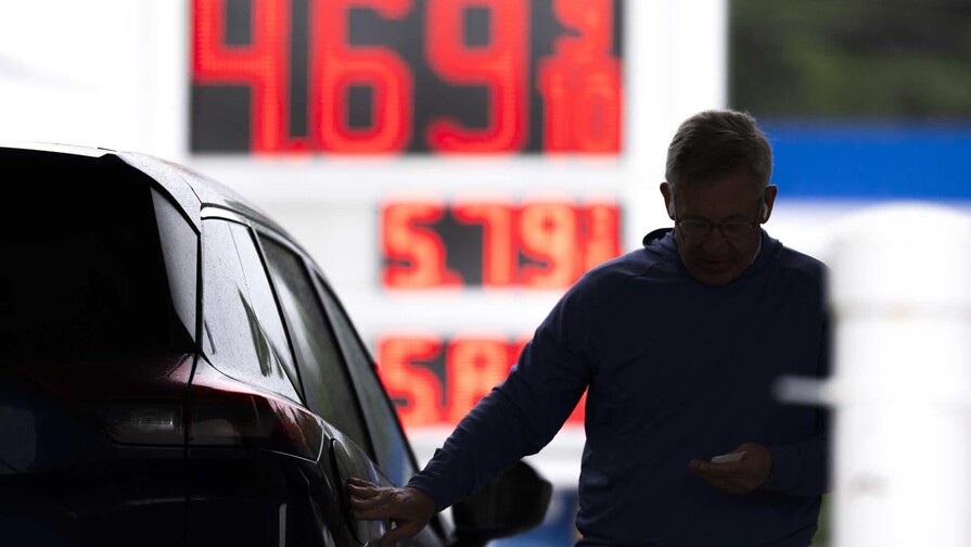 El verano comienza en EE. UU. lastrado por el alza de la gasolina debido a la guerra en Ir&aacute;n