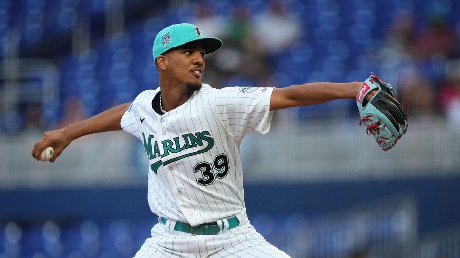 Juan Soto dispara jonr&oacute;n, pero Eury P&eacute;rez fren&oacute; a los Mets; Marlins ganaron 2-1