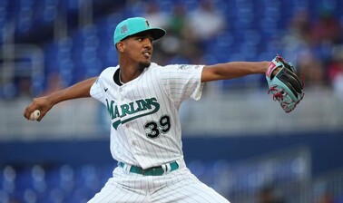 Video| Eury P&eacute;rez sale del juego contra los Blue Jays tras cuatro entradas con espasmo en la corva