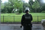 Amplia presencia policial alrededor de la Casa Blanca tras reportes de disparos Amplia presencia policial alrededor de la Casa Blanca tras reportes de disparos