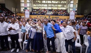 La vicepresidenta Raquel Pe&ntilde;a destaca papel de las madres dominicanas durante actividad en Barahona