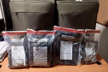 Arrestan a una estadounidense con m&aacute;s de siete kilos de presunta coca&iacute;na en AILA