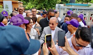 A Danilo le parece "sumamente sospechoso" que la JCE  proh&iacute;ba encuestas ahora