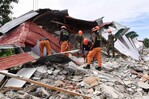 Diecinueve personas podrían estar atrapadas tras el derrumbe de un edificio en Filipinas Diecinueve personas podrían estar atrapadas tras el derrumbe de un edificio en Filipinas
