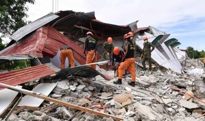 Diecinueve personas podr&iacute;an estar atrapadas tras el derrumbe de un edificio en Filipinas