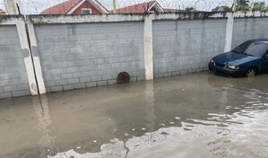Comunitarios exigen intervenci&oacute;n urgente ante inundaciones en La Toronja, SDE