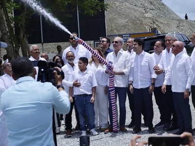 Luis Abinader inaugura acueducto en San José de Ocoa
