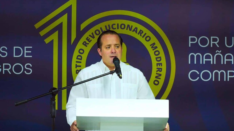 Paliza le reponde a Danilo: "El PLD participó en discusión sobre encuestas" Paliza le reponde a Danilo: "El PLD participó en discusión sobre encuestas"