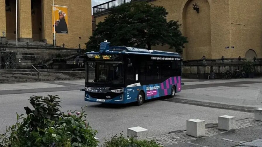 Un bus autónomo sufre un accidente en Suecia en su primer día de funcionamiento Estocolmo, Suecia Un bus autónomo sufre un accidente en Suecia en su primer día de funcionamiento Estocolmo, Suecia
