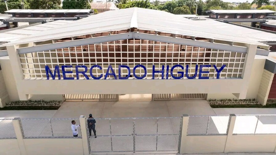 A más de tres meses de su inauguración, el nuevo mercado de Higüey aún no entra en funcionamiento A más de tres meses de su inauguración, el nuevo mercado de Higüey aún no entra en funcionamiento
