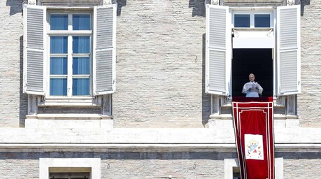 El Vaticano confirma la excomuni&oacute;n de seis obispos tradicionalistas