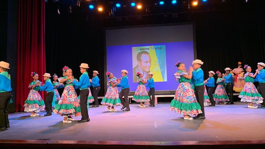 Josefina Miniño pide al presidente integrar el folclor en la Semana del Merengue Josefina Miniño pide al presidente integrar el folclor en la Semana del Merengue