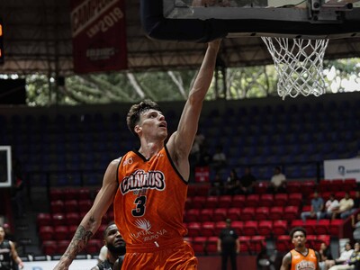 LNB: Titanes vencen a Marineros en el debut de Richard Bautista