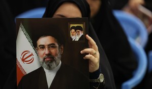 Ir&aacute;n dice que el l&iacute;der supremo solo sufri&oacute; heridas superficiales en el ataque de febrero