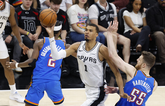 Spurs igualan la final del Oeste ante Thunder con descomunal Wembanyama
