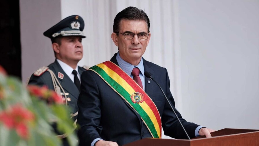 El presidente de Bolivia reducirá su salario y el de ministros en un 50 %, en medio de conflictos El presidente de Bolivia reducirá su salario y el de ministros en un 50 %, en medio de conflictos