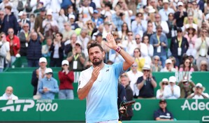 VIDEO | El adi&oacute;s de una leyenda: Stan Wawrinka se despide de Roland Garros entre l&aacute;grimas y aplausos