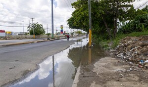 Residentes de Do&ntilde;a Idalia denuncian basura y peligro vial por la avenida Charles de Gaulle