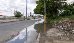 Residentes de Do&ntilde;a Idalia denuncian basura y peligro vial por la avenida Charles de Gaulle