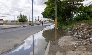 Residentes de Do&ntilde;a Idalia denuncian basura y peligro vial por la avenida Charles de Gaulle