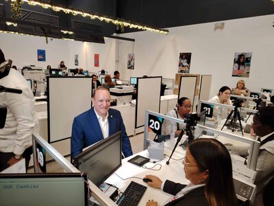 Inician emisión del pasaporte electrónico en Santiago