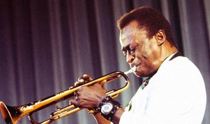 EEUU celebra los cien a&ntilde;os del nacimiento de Miles Davis, el m&uacute;sico que redefini&oacute; el jazz