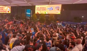 Arrestan a varios fan&aacute;ticos de los Knicks tras celebraciones descontroladas frente al Madison Square Garden