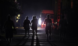 Cuba enfrenta apagones de hasta 22 horas diarias