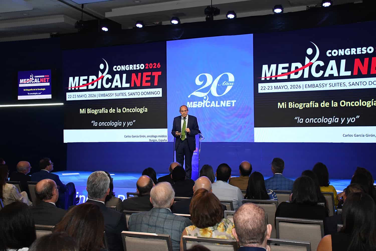 Dr. Carlos García Girón, Conferencista "Mi Biografía de la Medicina, el arte de ser Médico desde la Oncología".