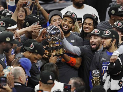 Knicks barren a Cavaliers; Karl Towns logra otro doble doble