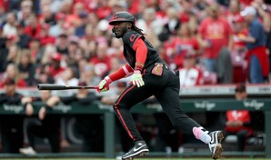 VIDEO | Elly de la Cruz se va de 5-3 con dos empujadas, Rojos anotan 10  por segundo juego seguido