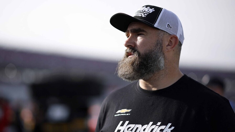 Jason Kelce dice que la NFL tiene demasiados partidos fuera de los domingos Jason Kelce dice que la NFL tiene demasiados partidos fuera de los domingos