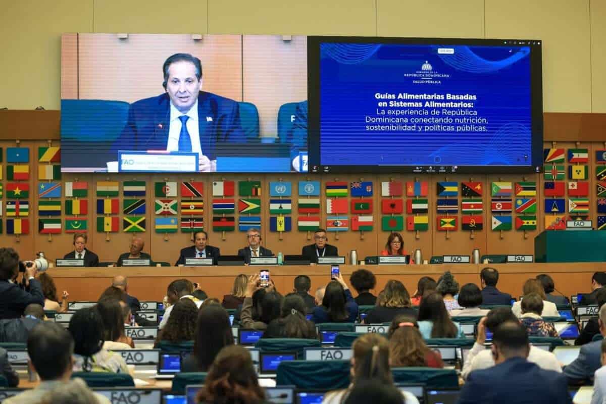 El ministro de Salud Pública, Víctor Atallah, en su participación en la sesión plenaria de alto nivel de la Rome Nutrition Week 2026.