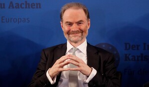 Timothy Garton, el historiador del presente, galardonado con el Premio Princesa de Ciencias Sociales