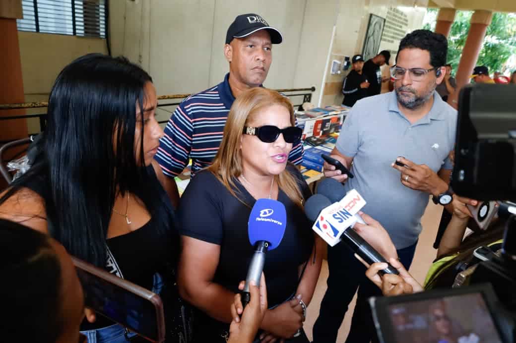 Familiares de la joven fallecida durante cirug&iacute;a est&eacute;tica en Santiago reclaman que el caso no quede impune. 
