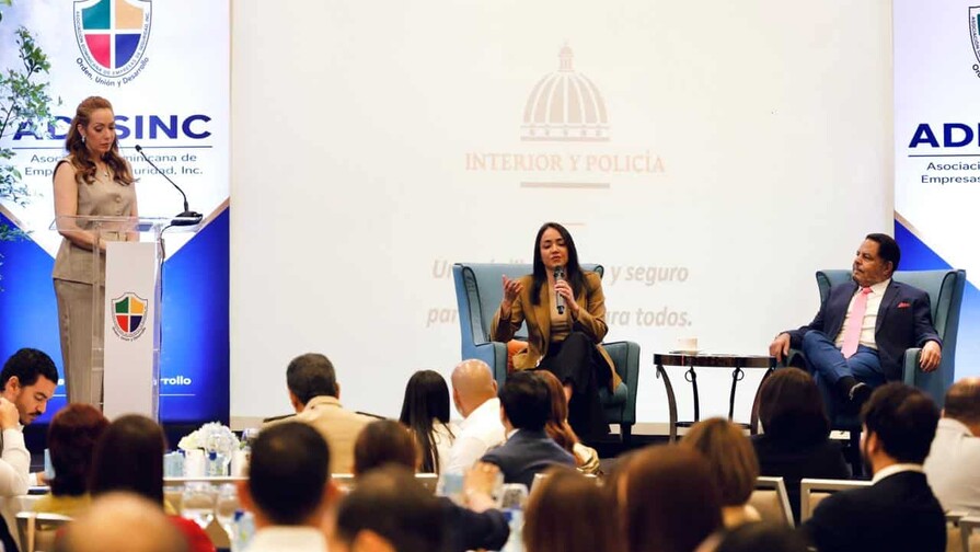 Faride Raful llama a frenar la normalización de embarazos y uniones tempranas de menores Faride Raful llama a frenar la normalización de embarazos y uniones tempranas de menores