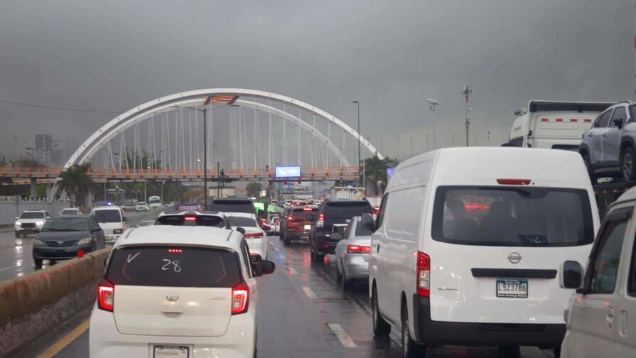 El COE advierte incrementarán las lluvias esta tarde en el Distrito Nacional y varias provincias El COE advierte incrementarán las lluvias esta tarde en el Distrito Nacional y varias provincias