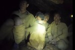 Encuentran con vida a 5 de las 7 personas atrapadas en una cueva de Laos hace una semana Encuentran con vida a 5 de las 7 personas atrapadas en una cueva de Laos hace una semana