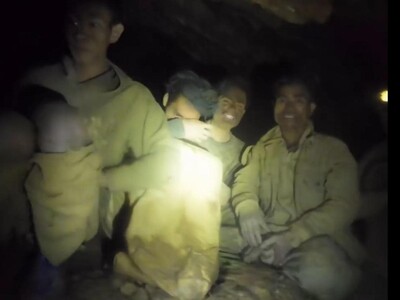 Encuentran con vida a 5 de las 7 personas atrapadas en cueva de Laos
