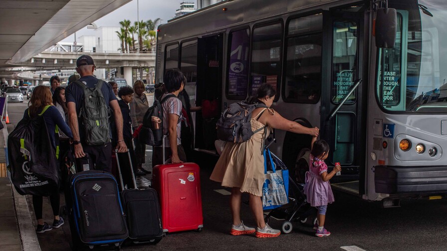 A días del Mundial, el aeropuerto de Los Ángeles es un calvario para turistas A días del Mundial, el aeropuerto de Los Ángeles es un calvario para turistas