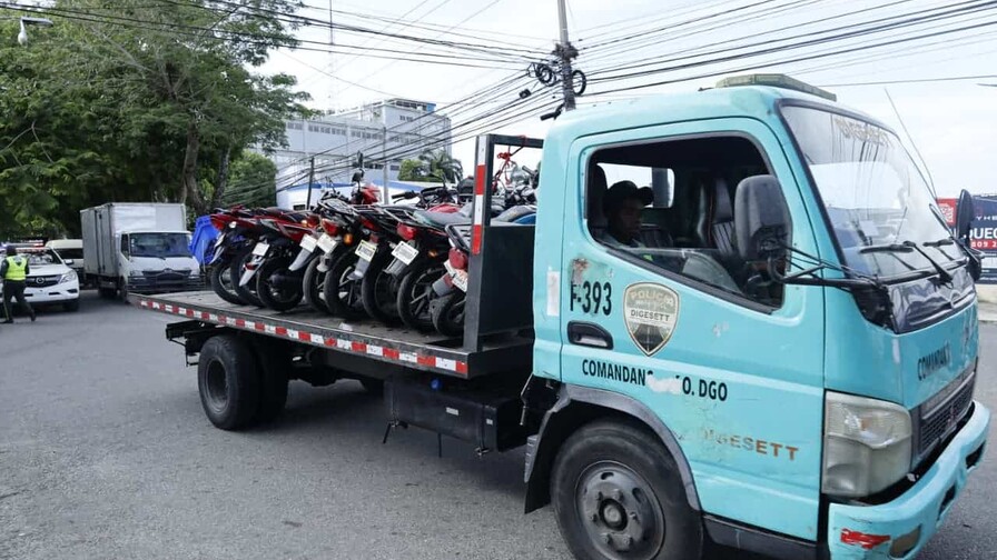 Operativo en Los Jardines del Norte contra motoristas que invaden aceras y circulan en vía contraria Operativo en Los Jardines del Norte contra motoristas que invaden aceras y circulan en vía contraria