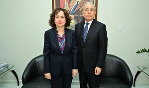 La embajadora de Espa&ntilde;a visita a Danilo Medina