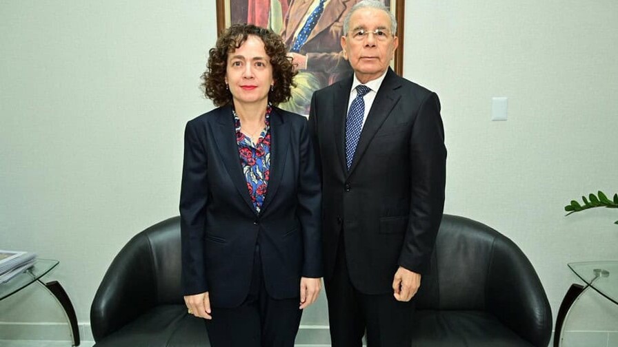 La embajadora de España visita a Danilo Medina La embajadora de España visita a Danilo Medina