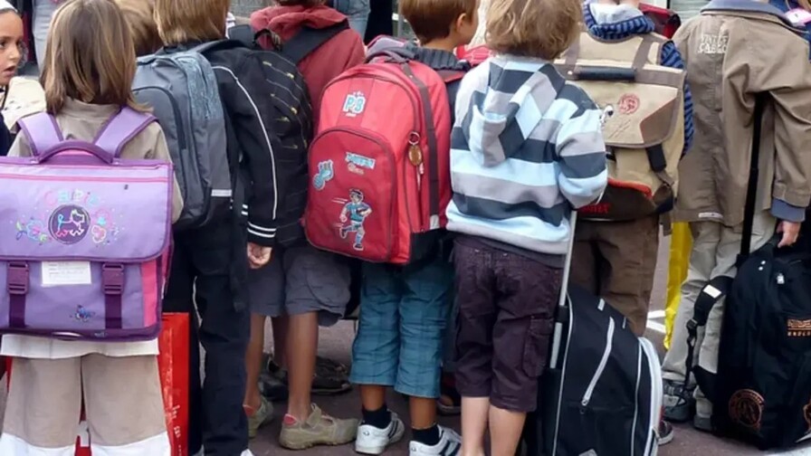 Francia creará lista negra de personal escolar con conductas inapropiadas con los niños Francia creará lista negra de personal escolar con conductas inapropiadas con los niños