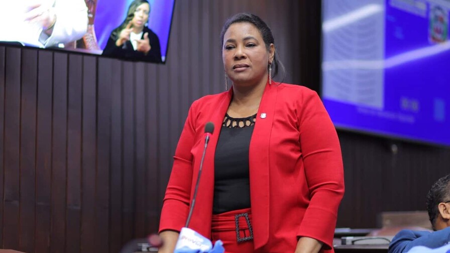 Diputada Carlixta Paula revela en plena sesión de la Cámara de Diputados que está libre de cáncer Diputada Carlixta Paula revela en plena sesión de la Cámara de Diputados que está libre de cáncer