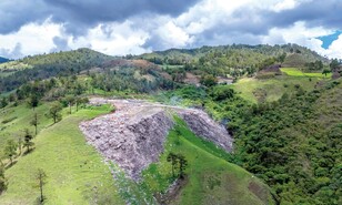 Un vertedero empa&ntilde;a la imagen ecotur&iacute;stica de Constanza
