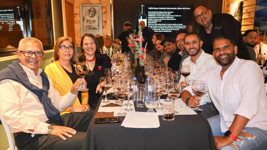 La Esquina Gastrobar celebra cata de vinos espa&ntilde;oles maridada con productos de Constanza